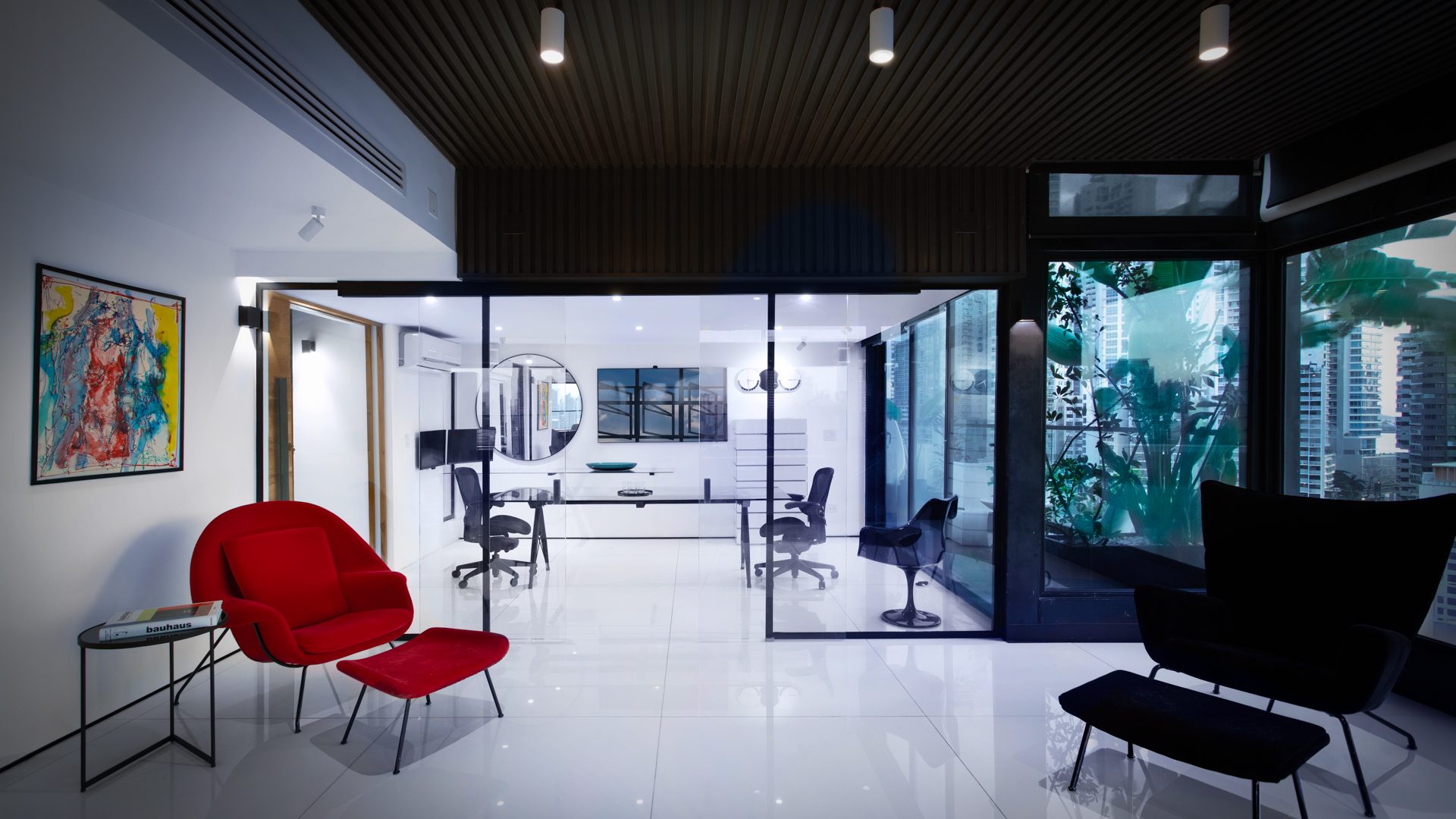 1P6A5304_office-main-view-1_fl_1920-1920×1080