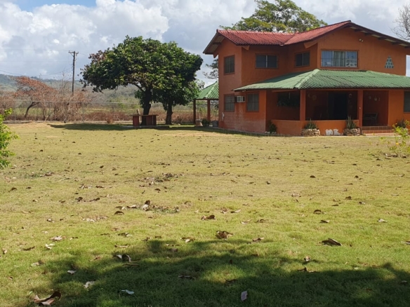 Casa Sajalices 4