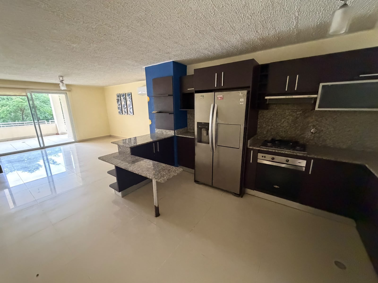 Ph Altamira Gardens ES-102 (11)
