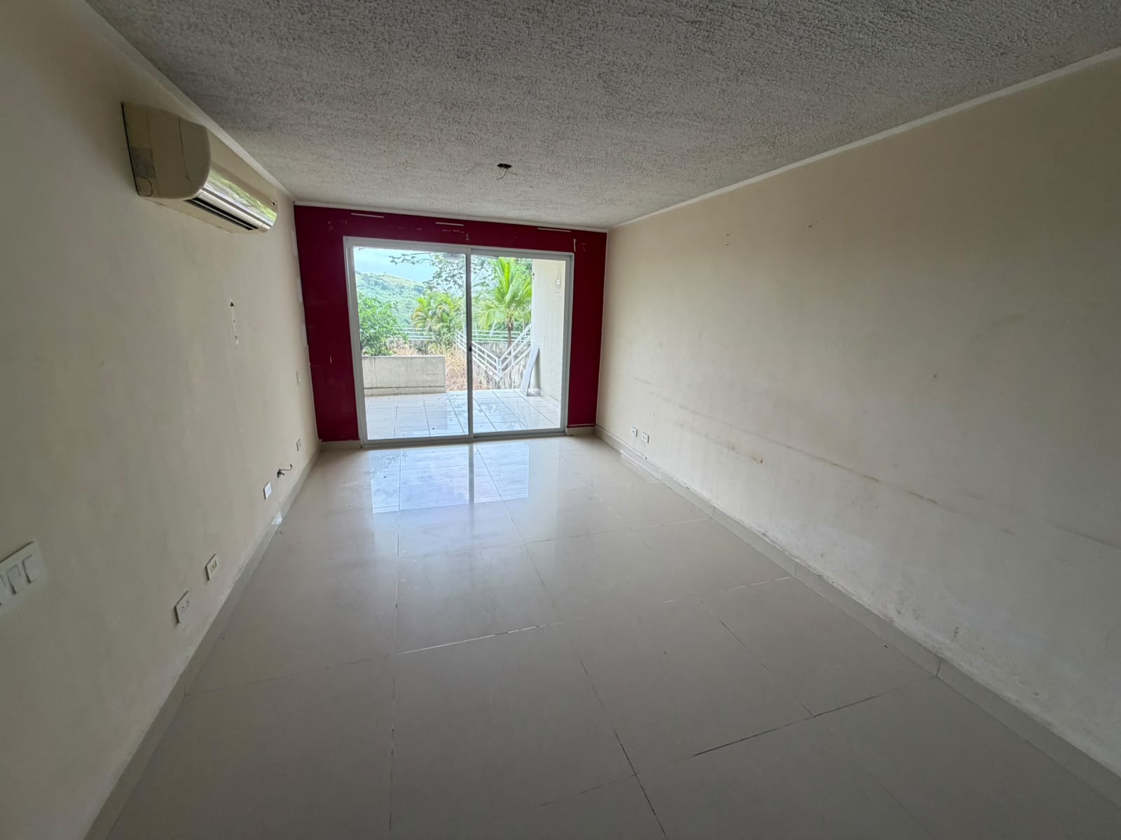 Ph Altamira Gardens ES-102 (12)