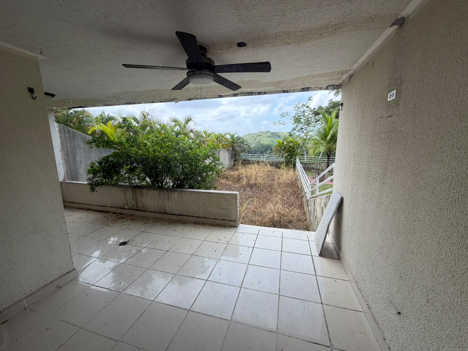 Ph Altamira Gardens ES-102 (6)